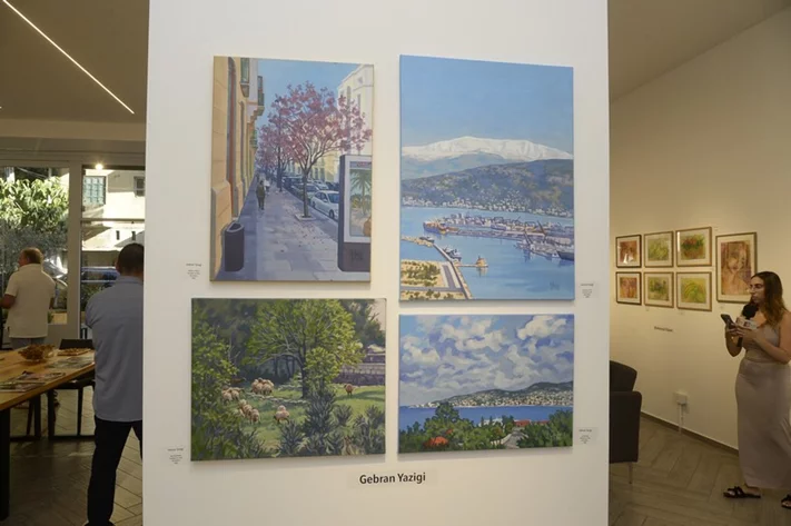 l'Exposition Collective L'été en Couleurs