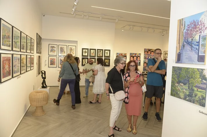 l'Exposition Collective L'été en Couleurs