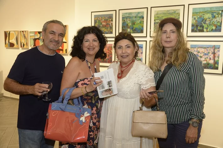 l'Exposition Collective L'été en Couleurs