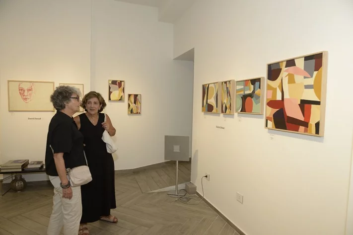 l'Exposition Collective L'été en Couleurs