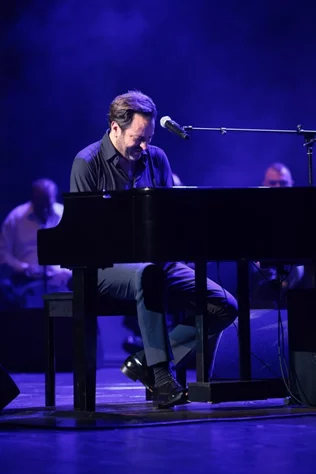 Guy Manoukian at Casino du Liban