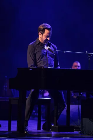 Guy Manoukian at Casino du Liban