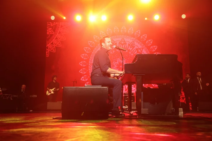 Guy Manoukian at Casino du Liban