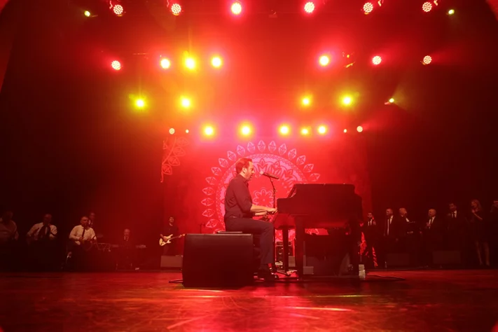 Guy Manoukian at Casino du Liban