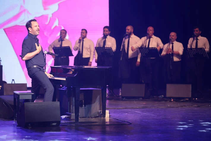 Guy Manoukian at Casino du Liban