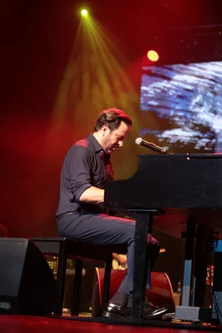 Guy Manoukian at Casino du Liban