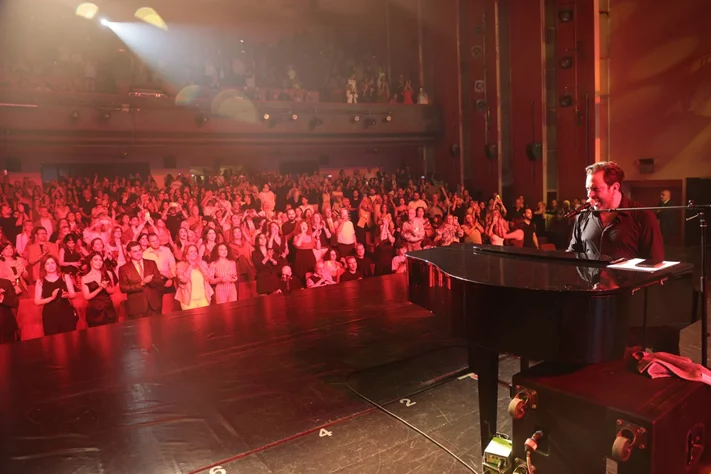 Guy Manoukian at Casino du Liban