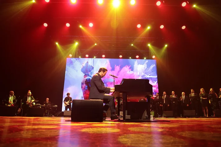 Guy Manoukian at Casino du Liban