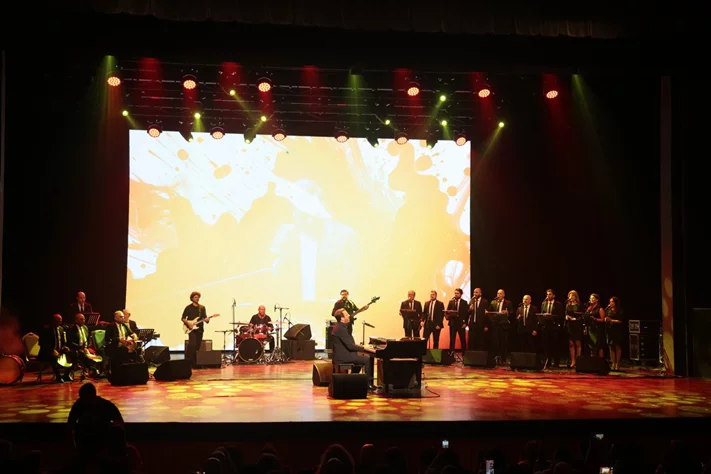 Guy Manoukian at Casino du Liban