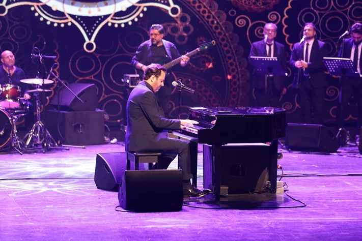 Guy Manoukian at Casino du Liban