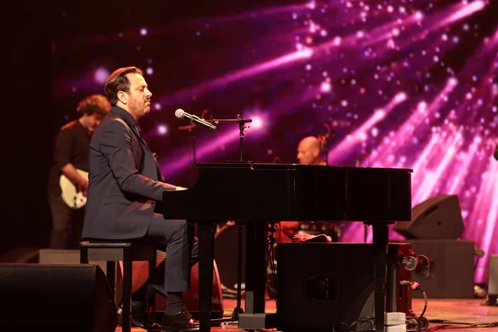 Guy Manoukian at Casino du Liban