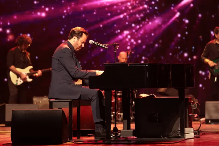 Guy Manoukian at Casino du Liban