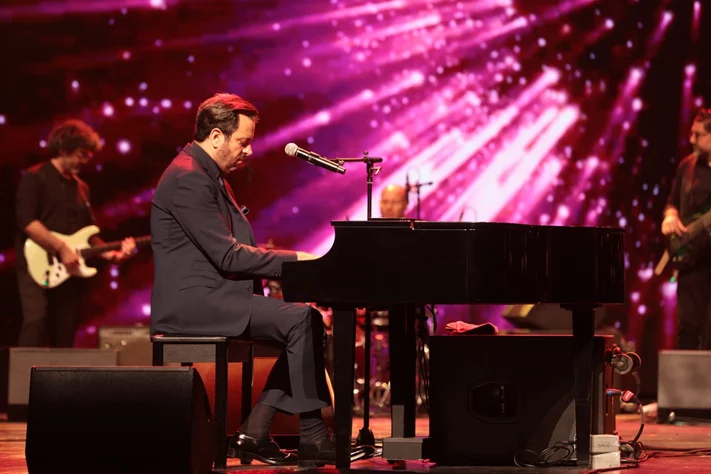 Guy Manoukian at Casino du Liban