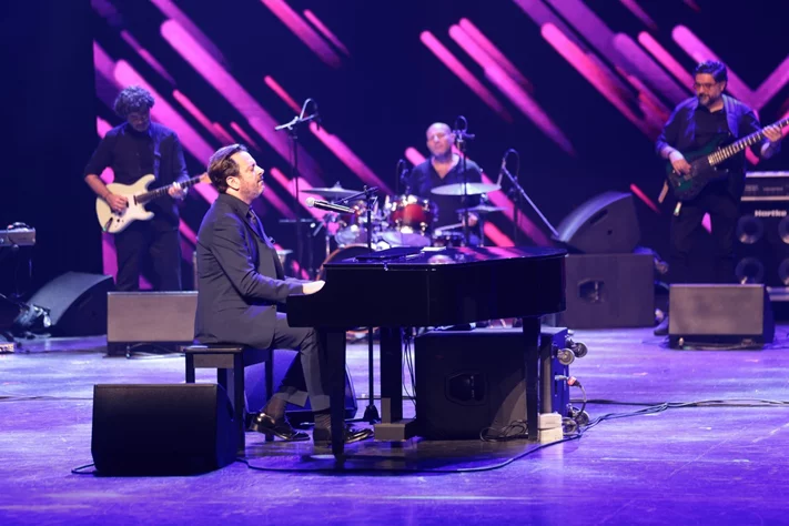 Guy Manoukian at Casino du Liban