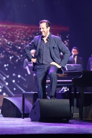 Guy Manoukian at Casino du Liban