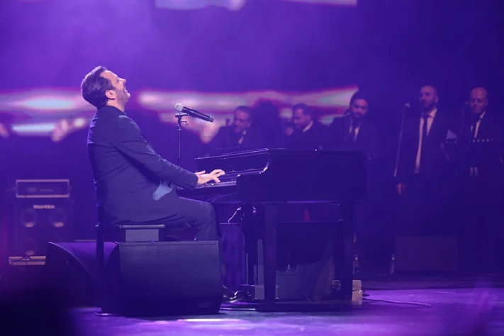 Guy Manoukian at Casino du Liban
