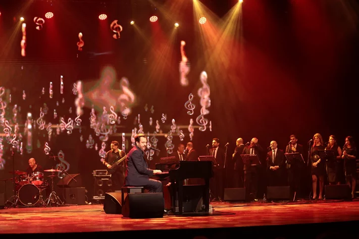Guy Manoukian at Casino du Liban