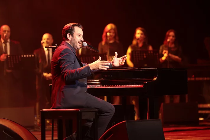 Guy Manoukian at Casino du Liban