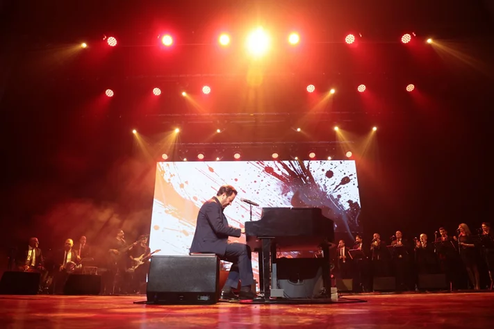 Guy Manoukian at Casino du Liban