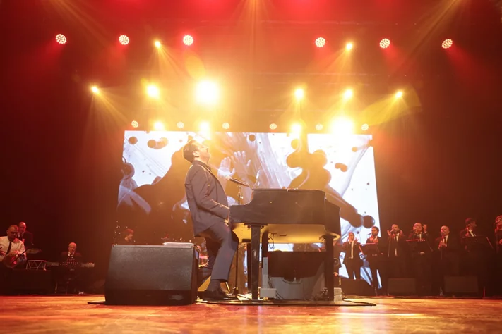 Guy Manoukian at Casino du Liban