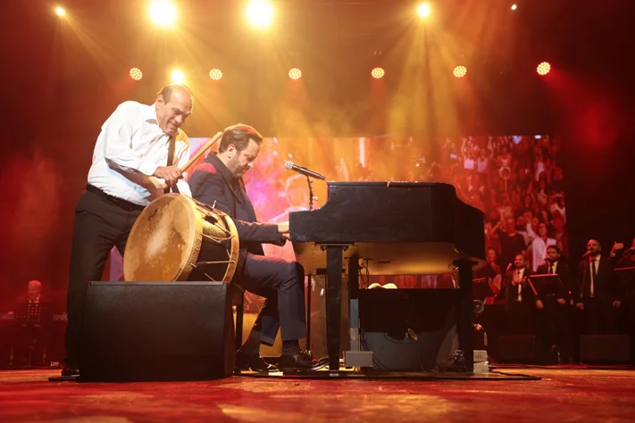 Guy Manoukian at Casino du Liban