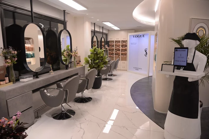 Opening of Salon Sami Idriss