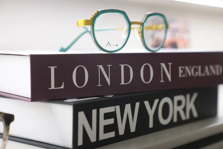 Opening of i-Pop Optics