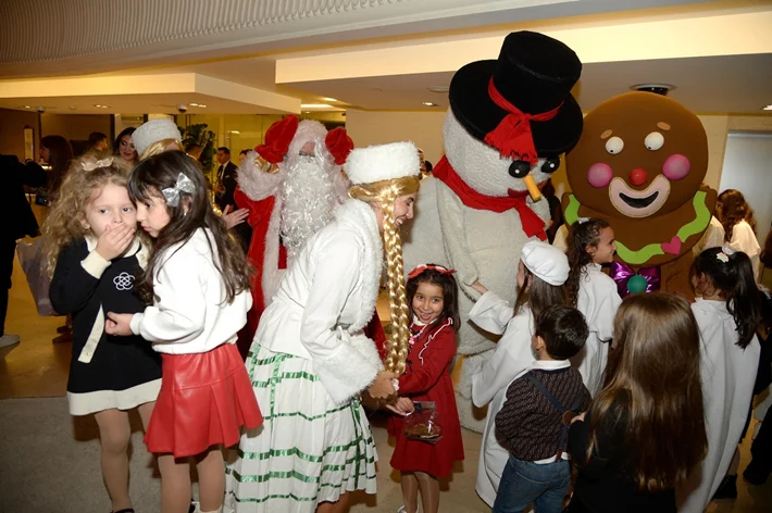 Christmas Tree Lighting Celebration at Kempinski Summerland Hotel & Resort