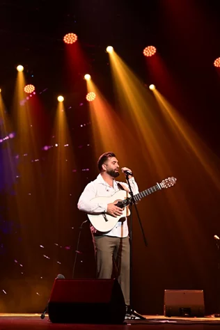 Kendji at Casino du Liban