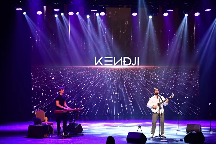 Kendji at Casino du Liban