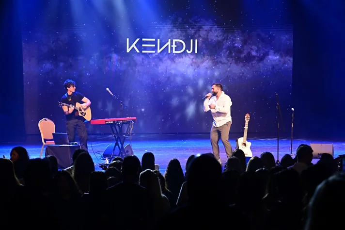 Kendji at Casino du Liban