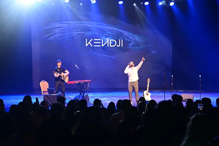 Kendji at Casino du Liban