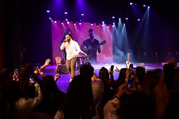 Kendji at Casino du Liban