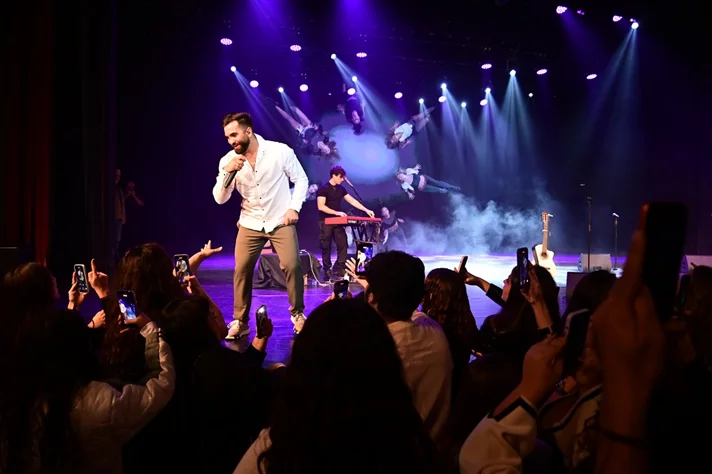 Kendji at Casino du Liban