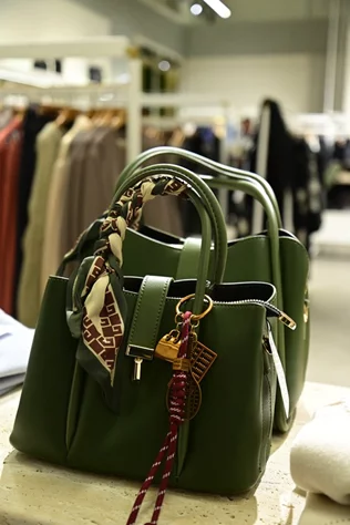 Les Amis Boutique X Georges Richane