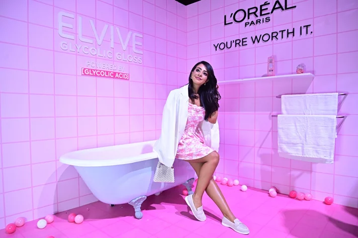 L'Oreal Paris The Glow & Gloss Museum