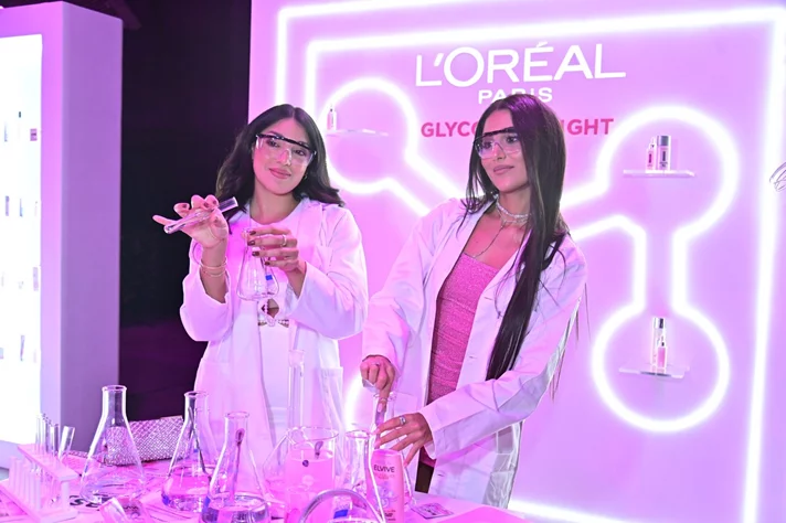 L'Oreal Paris The Glow & Gloss Museum