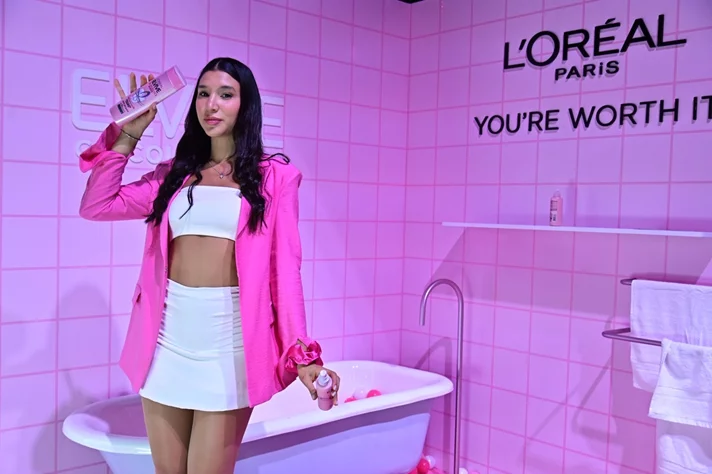 L'Oreal Paris The Glow & Gloss Museum