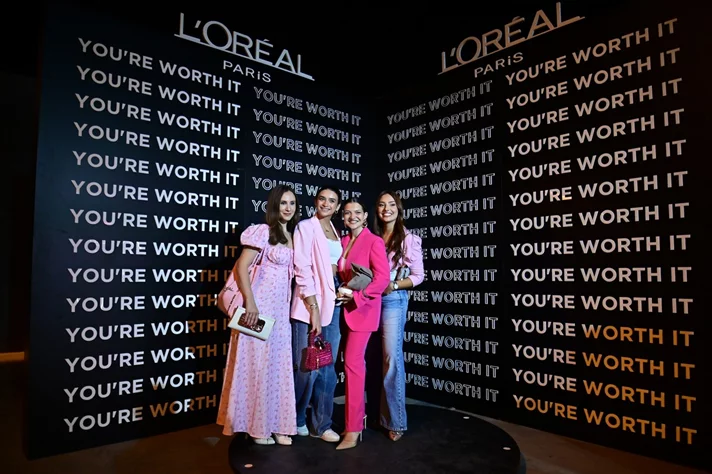 L'Oreal Paris The Glow & Gloss Museum
