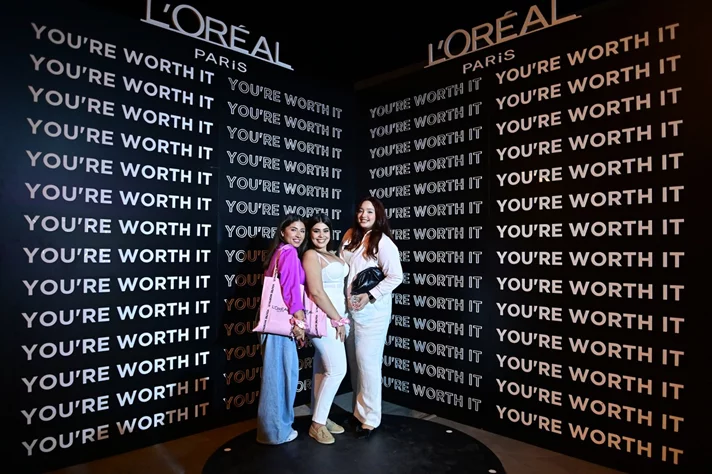 L'Oreal Paris The Glow & Gloss Museum