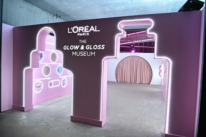 L'Oreal Paris The Glow & Gloss Museum
