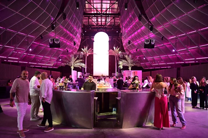 L'Oreal Paris The Glow & Gloss Museum