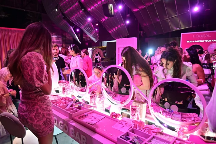 L'Oreal Paris The Glow & Gloss Museum