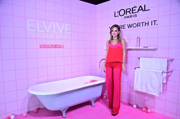 L'Oreal Paris The Glow & Gloss Museum