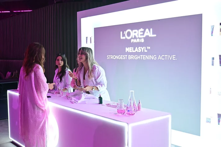 L'Oreal Paris The Glow & Gloss Museum