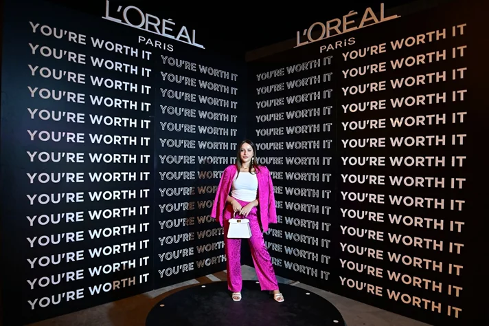 L'Oreal Paris The Glow & Gloss Museum