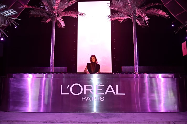 L'Oreal Paris The Glow & Gloss Museum