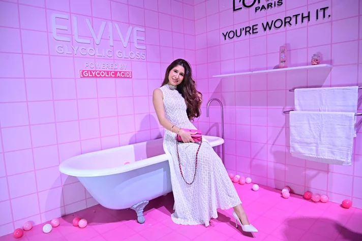 L'Oreal Paris The Glow & Gloss Museum