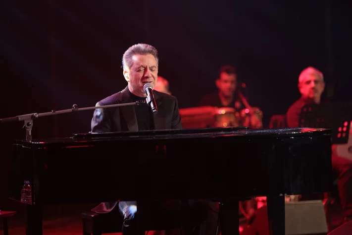 Marwan Khoury at Casino du Liban