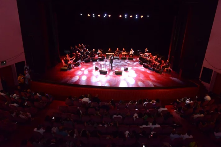 Moeen Shreif at Casino Du Liban